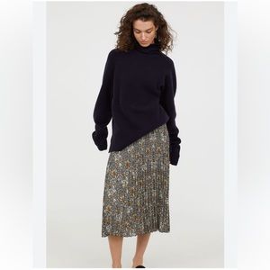 H&M x Morris & Co. Pleated Skirt